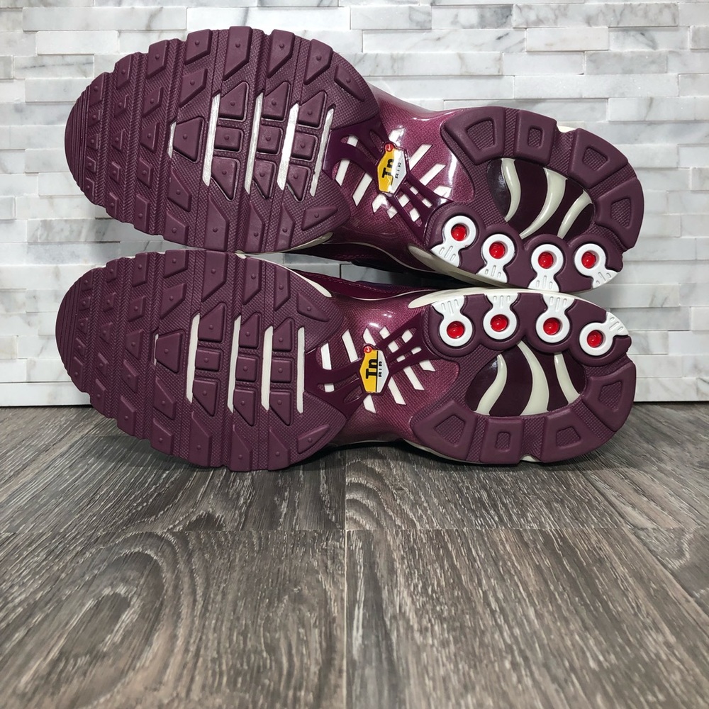 NWOT Nike Air Max Plus TN Bordeaux - Picture 7 of 8